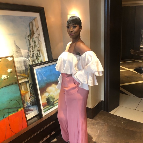 Meet your Posher, Alexis - Picture 2 of 6